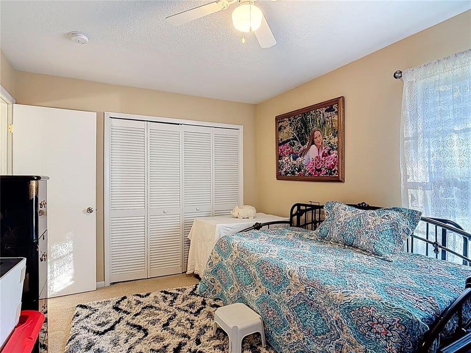 Activo con contrato: $320,000 (3 camas, 2 baños, 1332 Pies cuadrados)