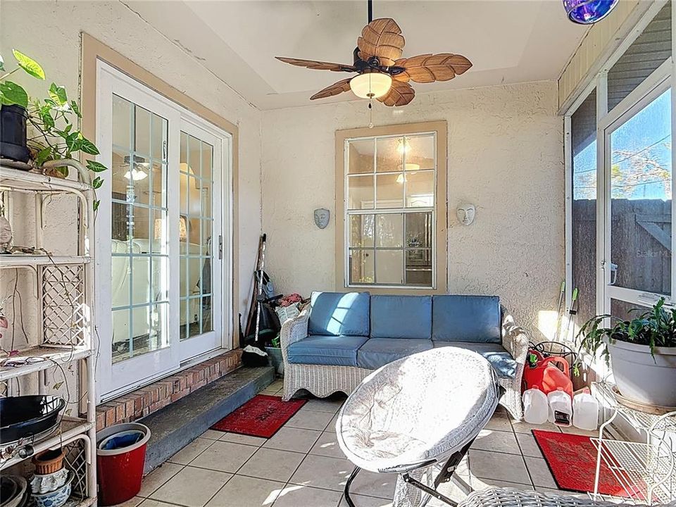 Activo con contrato: $320,000 (3 camas, 2 baños, 1332 Pies cuadrados)