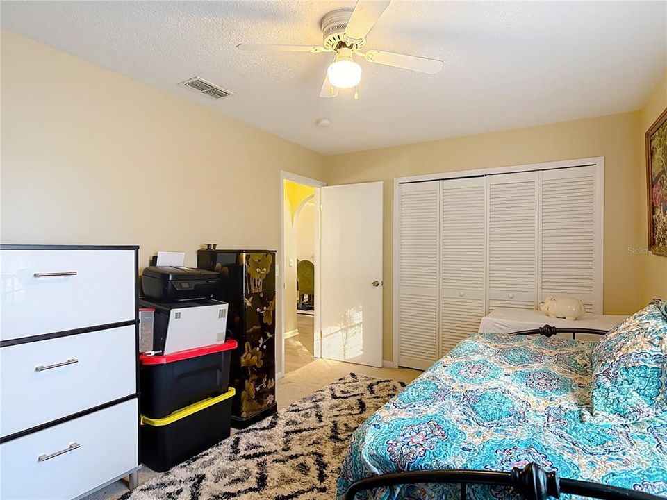 Activo con contrato: $320,000 (3 camas, 2 baños, 1332 Pies cuadrados)