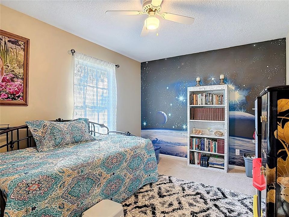 Activo con contrato: $320,000 (3 camas, 2 baños, 1332 Pies cuadrados)