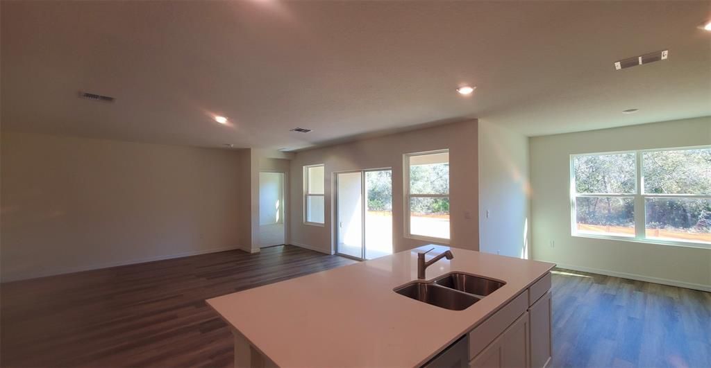 待售: $399,990 (4 贝兹, 3 浴室, 2020 平方英尺)