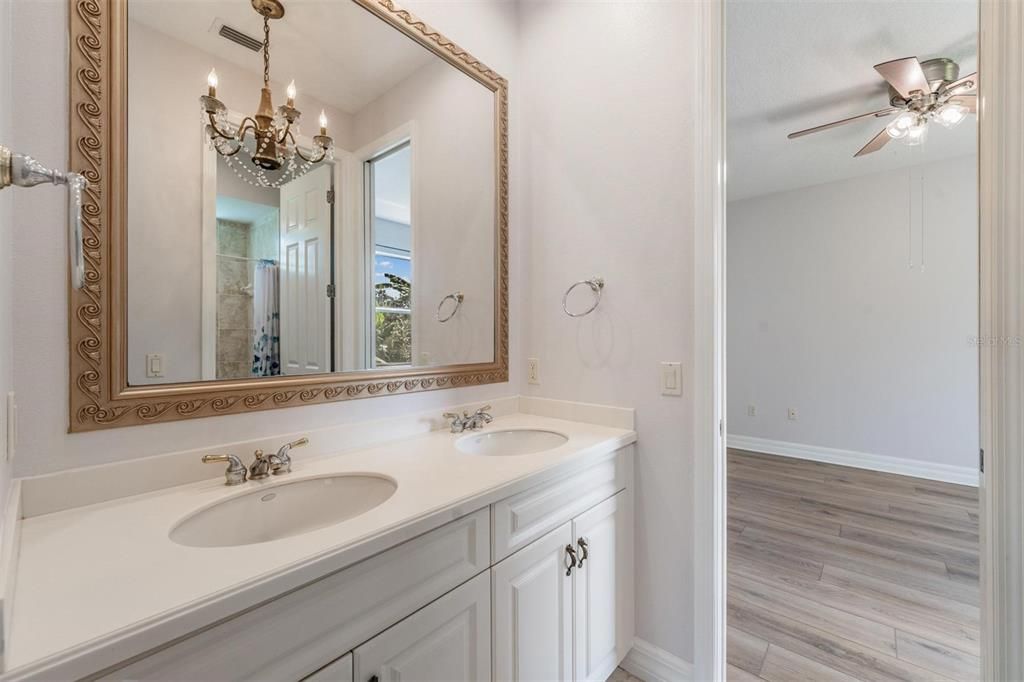 待售: $1,015,000 (5 贝兹, 3 浴室, 3694 平方英尺)