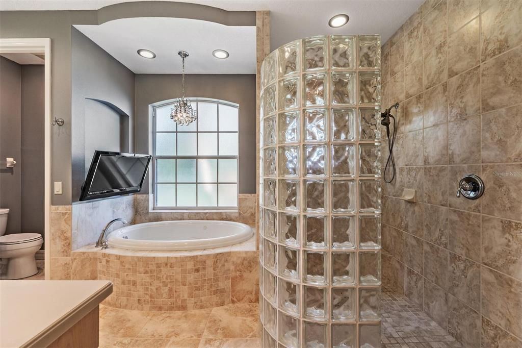 待售: $1,015,000 (5 贝兹, 3 浴室, 3694 平方英尺)