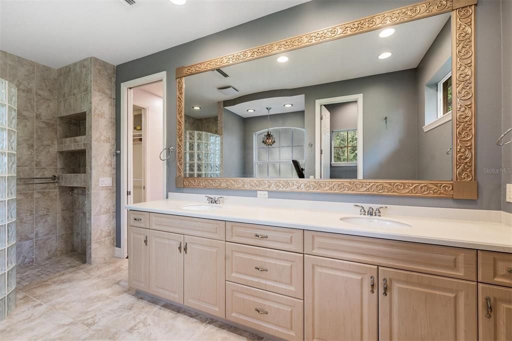 待售: $1,015,000 (5 贝兹, 3 浴室, 3694 平方英尺)