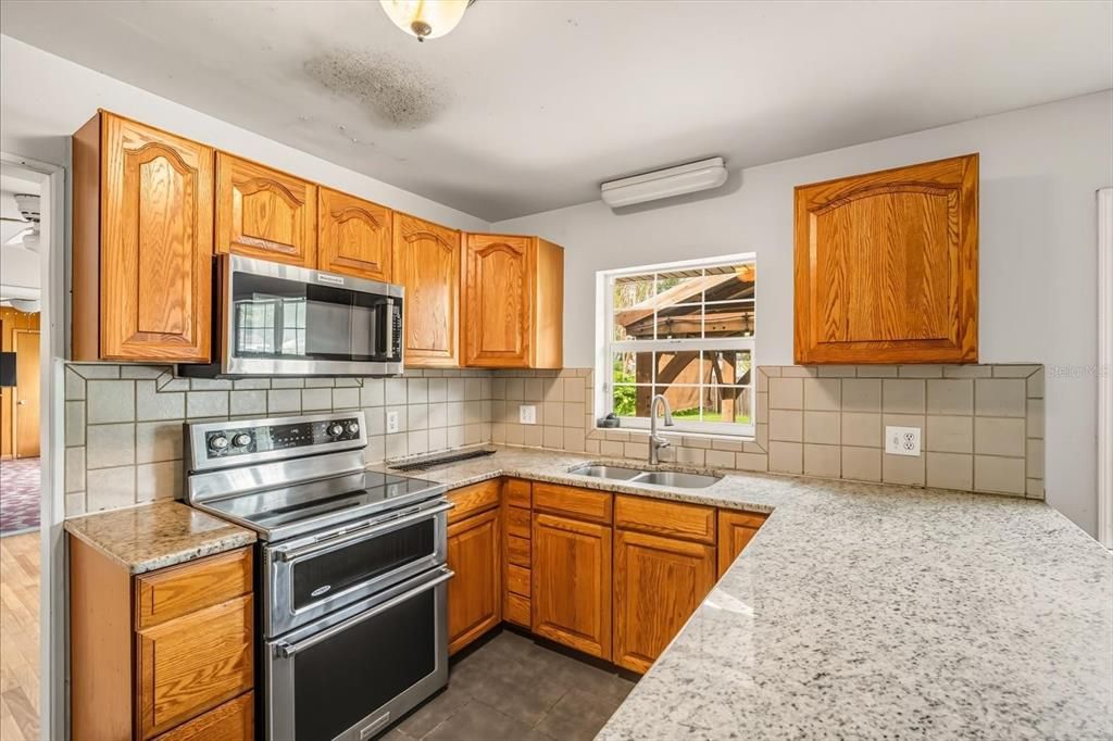 待售: $362,000 (3 贝兹, 2 浴室, 2108 平方英尺)