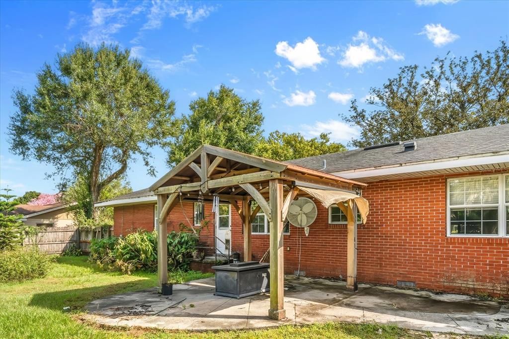 待售: $362,000 (3 贝兹, 2 浴室, 2108 平方英尺)