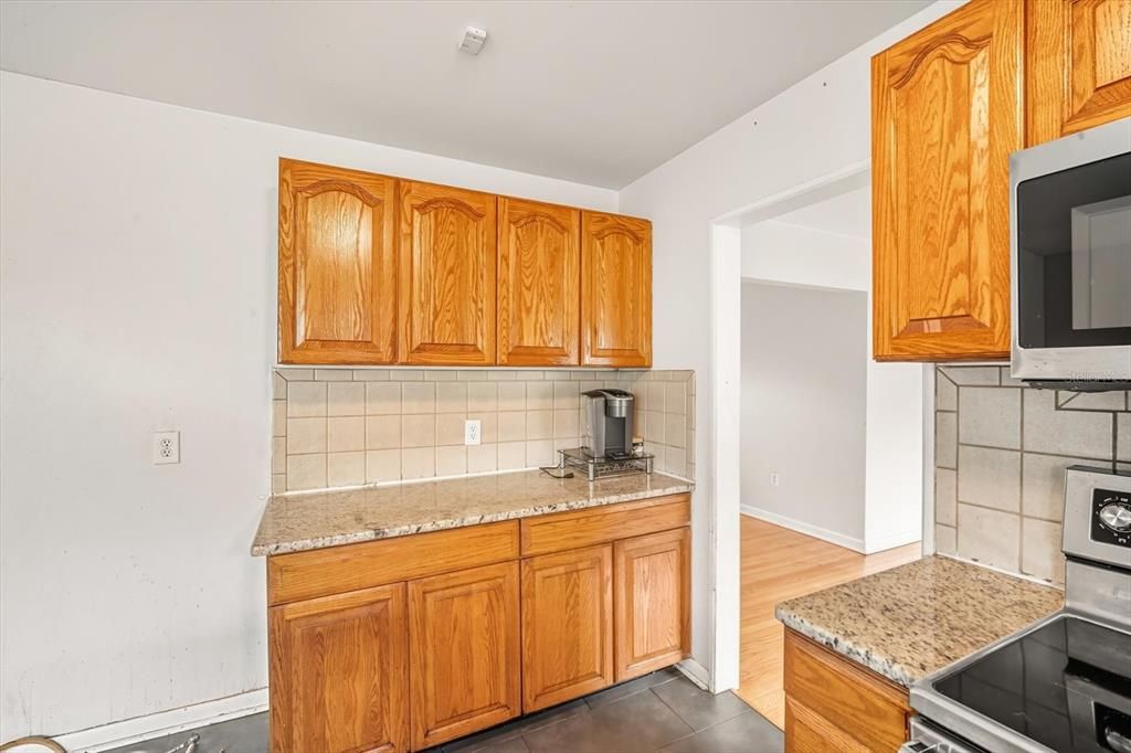 待售: $362,000 (3 贝兹, 2 浴室, 2108 平方英尺)