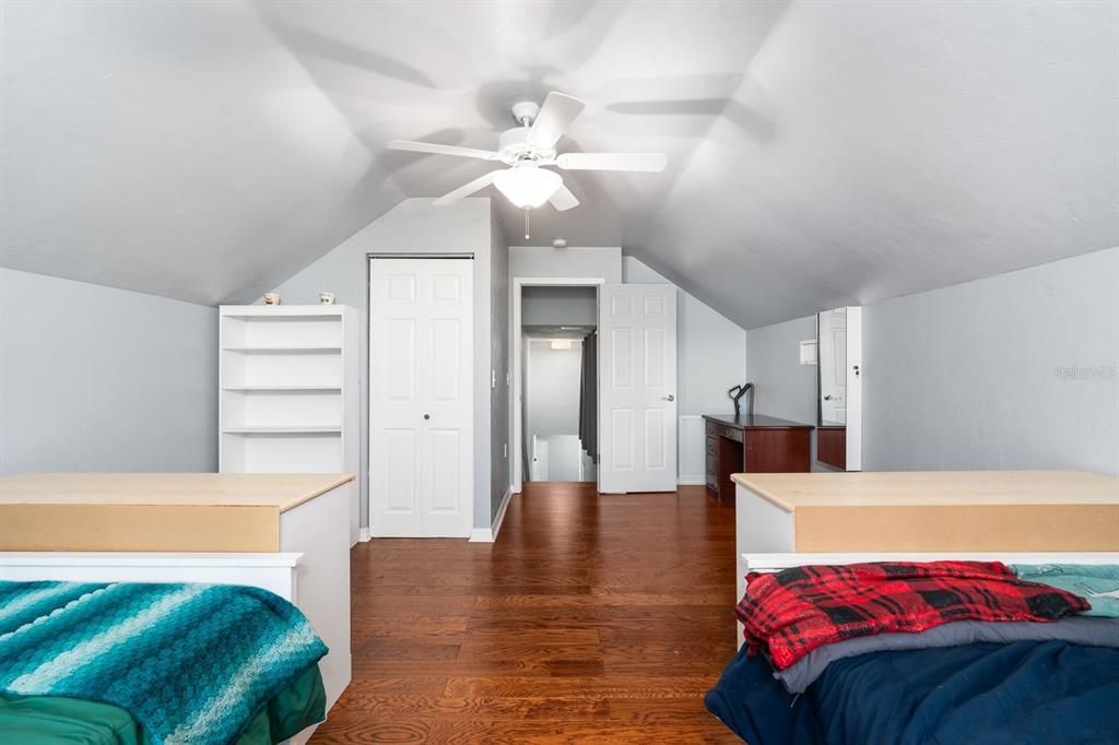 For Sale: $499,900 (5 beds, 3 baths, 2803 Square Feet)