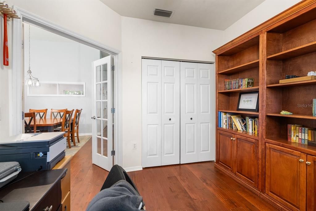 For Sale: $499,900 (5 beds, 3 baths, 2803 Square Feet)