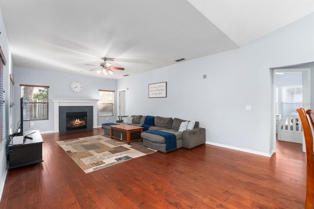 For Sale: $499,900 (5 beds, 3 baths, 2803 Square Feet)