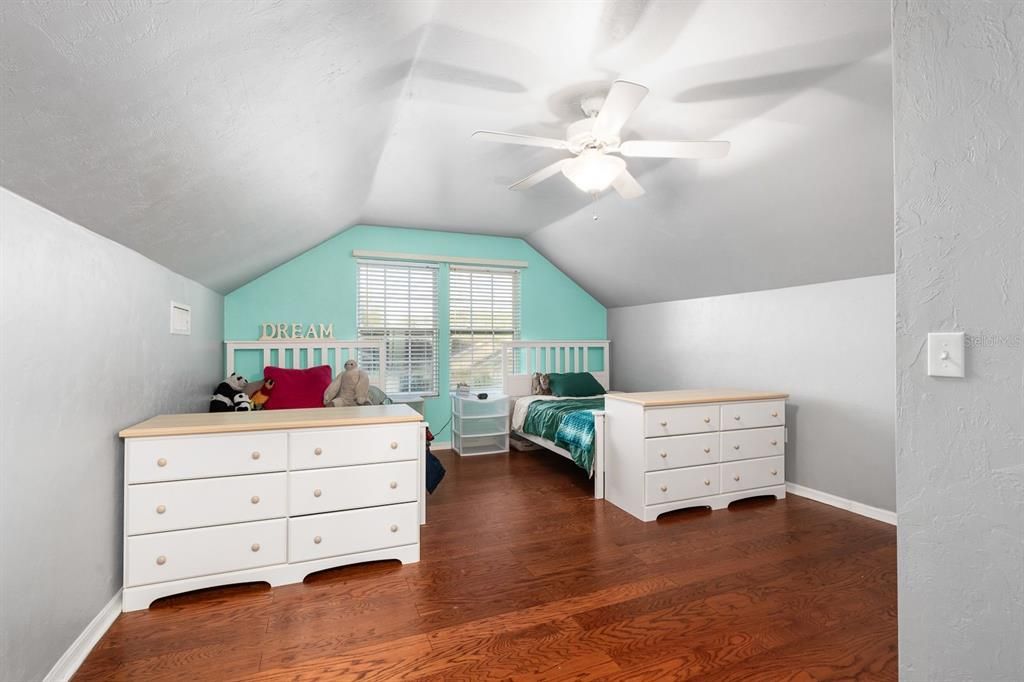 For Sale: $499,900 (5 beds, 3 baths, 2803 Square Feet)