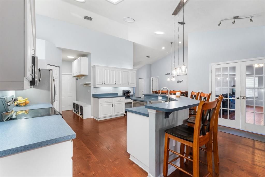 For Sale: $499,900 (5 beds, 3 baths, 2803 Square Feet)