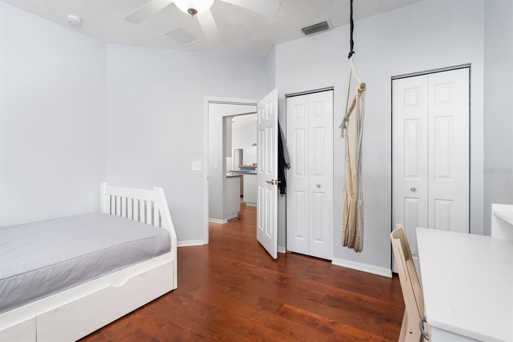 For Sale: $499,900 (5 beds, 3 baths, 2803 Square Feet)