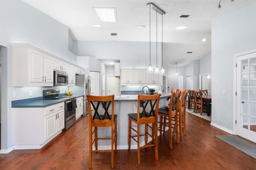 For Sale: $499,900 (5 beds, 3 baths, 2803 Square Feet)