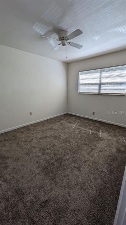 出租: $1,250 (2 贝兹, 1 浴室, 900 平方英尺)