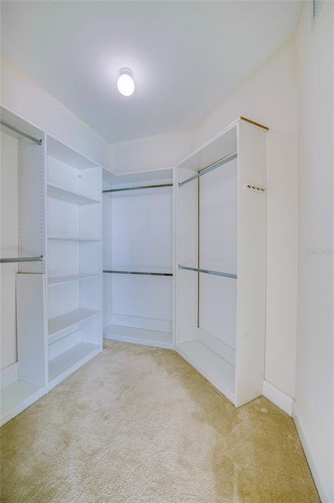 На продажу: $399,000 (2 спален, 2 ванн, 1843 Квадратных фут)