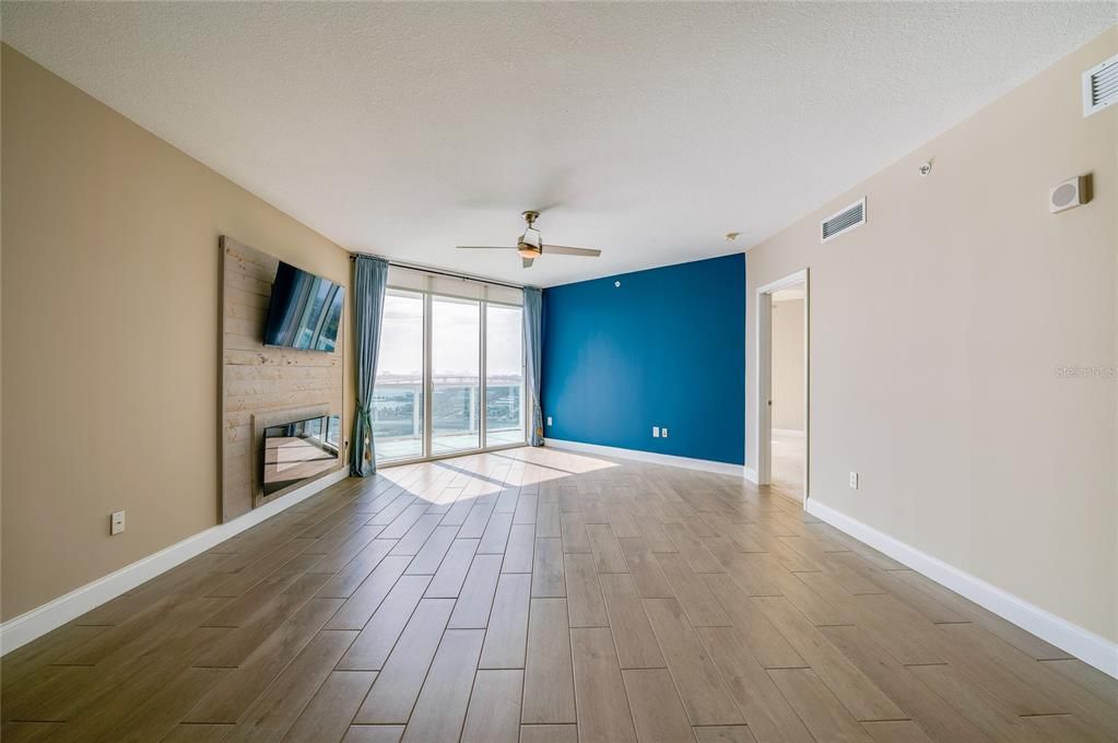 На продажу: $399,000 (2 спален, 2 ванн, 1843 Квадратных фут)