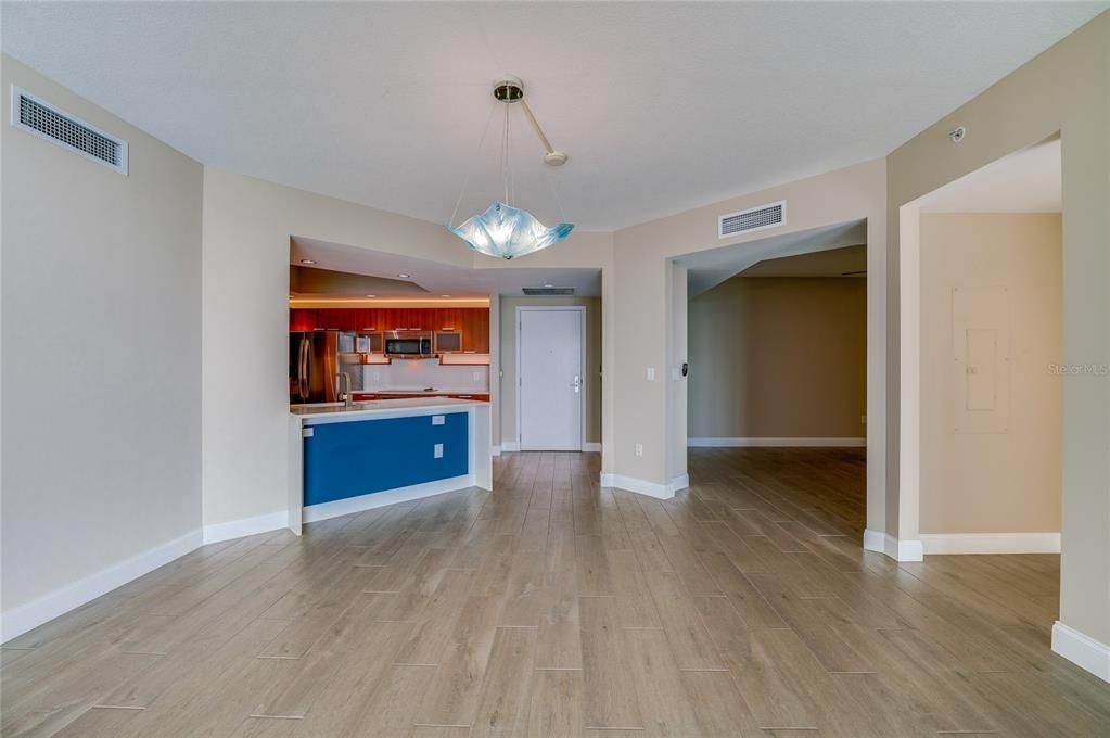 На продажу: $399,000 (2 спален, 2 ванн, 1843 Квадратных фут)