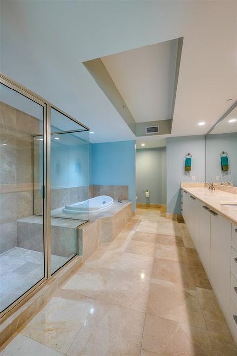 На продажу: $399,000 (2 спален, 2 ванн, 1843 Квадратных фут)