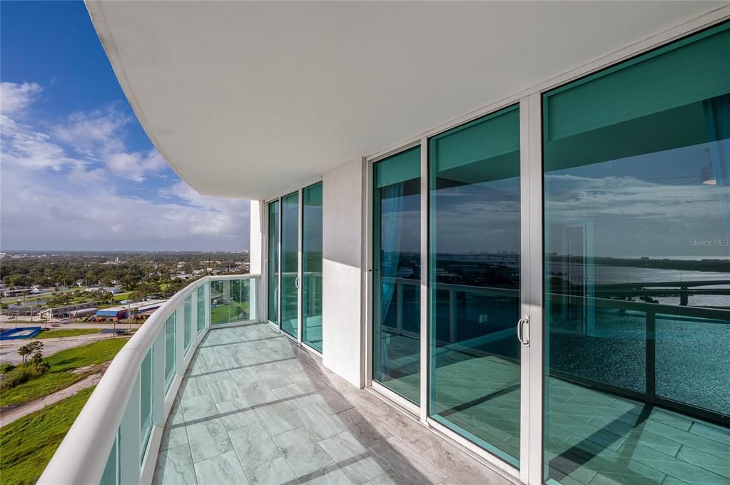 На продажу: $399,000 (2 спален, 2 ванн, 1843 Квадратных фут)