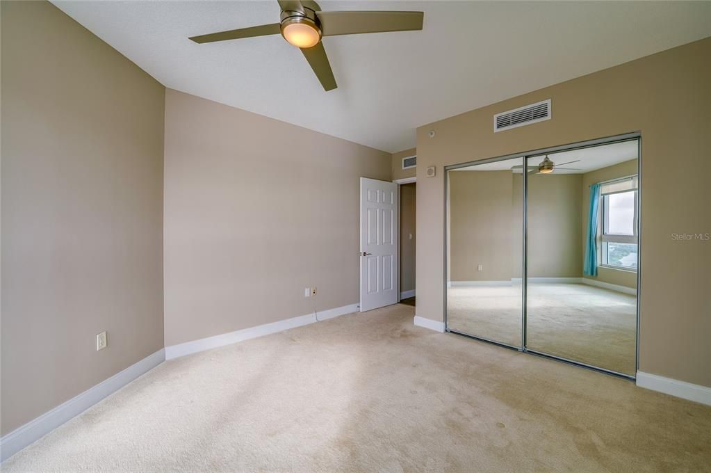 На продажу: $399,000 (2 спален, 2 ванн, 1843 Квадратных фут)