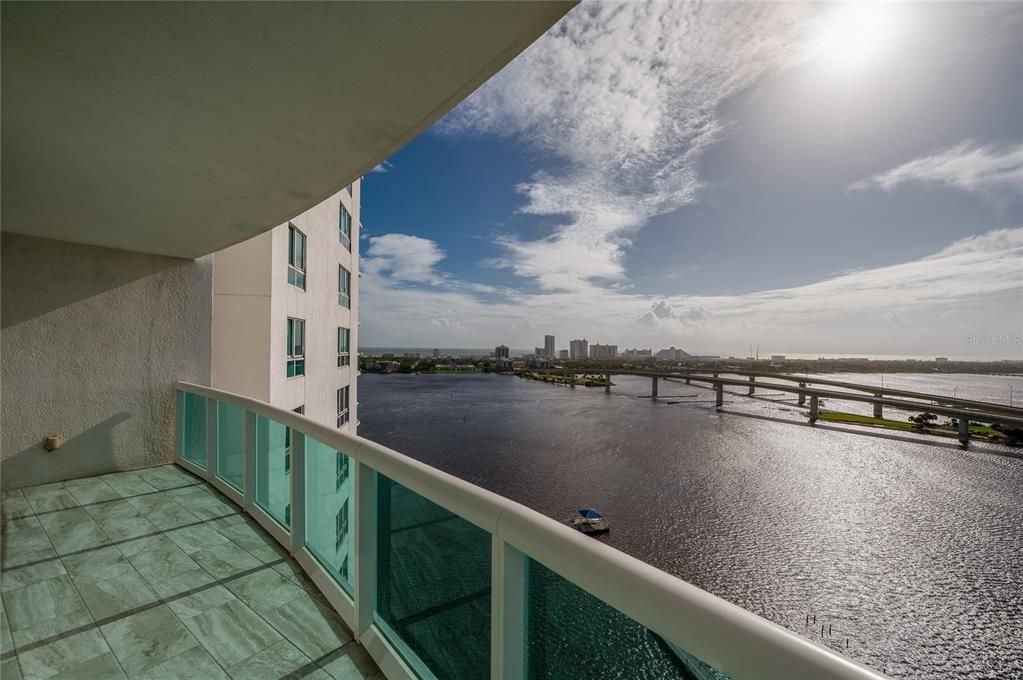 На продажу: $399,000 (2 спален, 2 ванн, 1843 Квадратных фут)