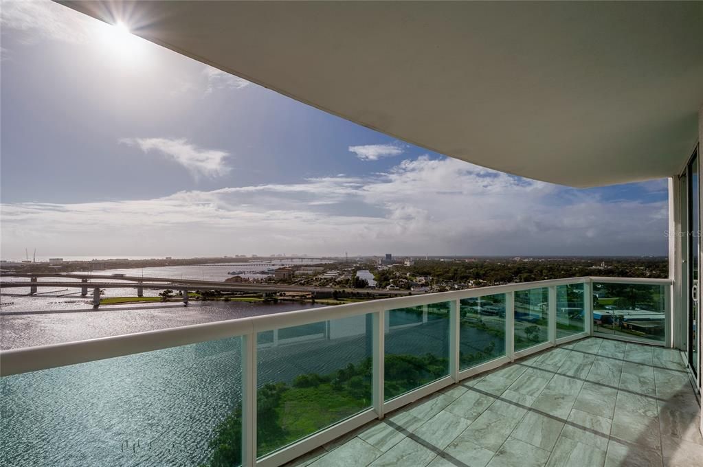 На продажу: $399,000 (2 спален, 2 ванн, 1843 Квадратных фут)