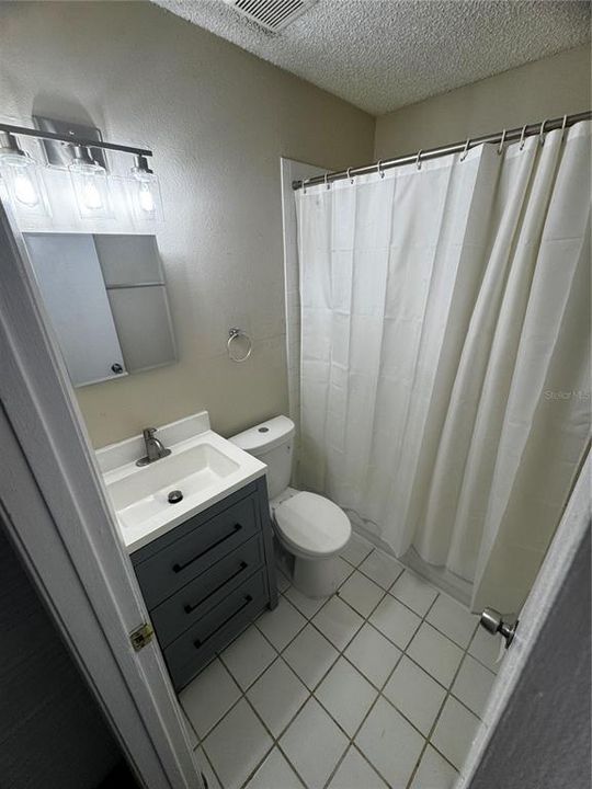 Под контрактом: $1,999 (3 спален, 1 ванн, 917 Квадратных фут)