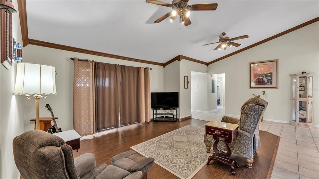 На продажу: $164,900 (3 спален, 2 ванн, 1506 Квадратных фут)