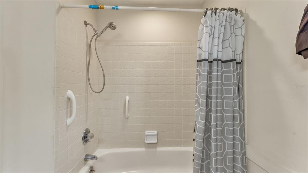 На продажу: $164,900 (3 спален, 2 ванн, 1506 Квадратных фут)