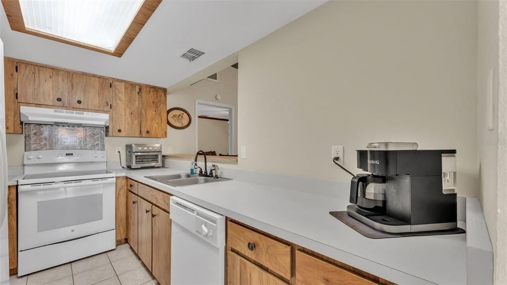 На продажу: $164,900 (3 спален, 2 ванн, 1506 Квадратных фут)