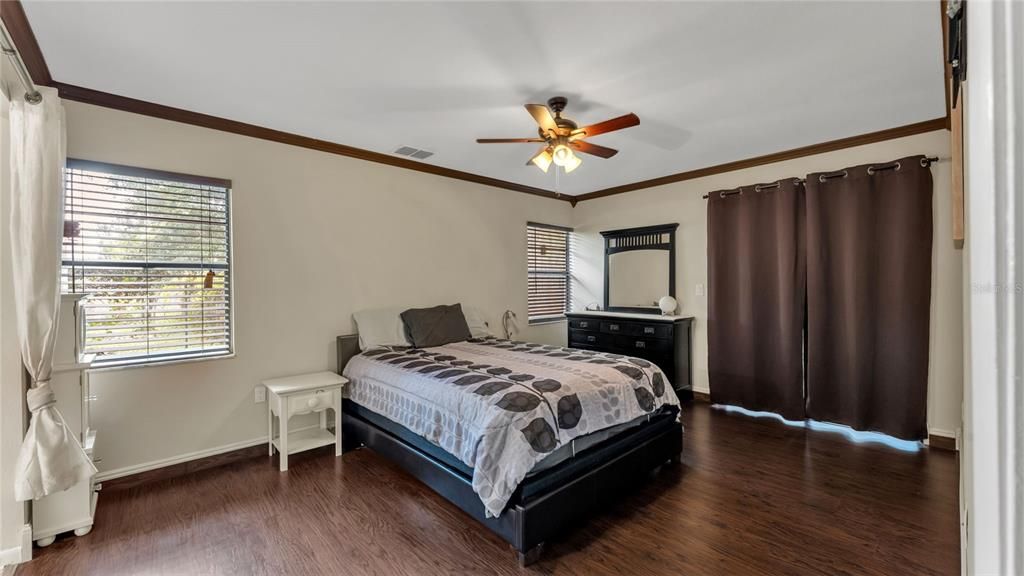 На продажу: $164,900 (3 спален, 2 ванн, 1506 Квадратных фут)