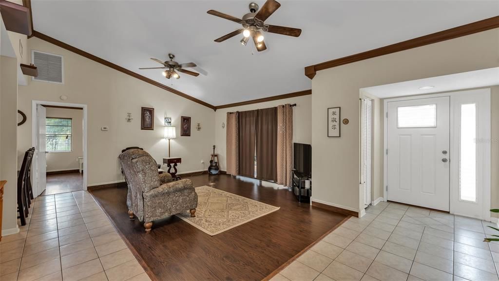 На продажу: $164,900 (3 спален, 2 ванн, 1506 Квадратных фут)