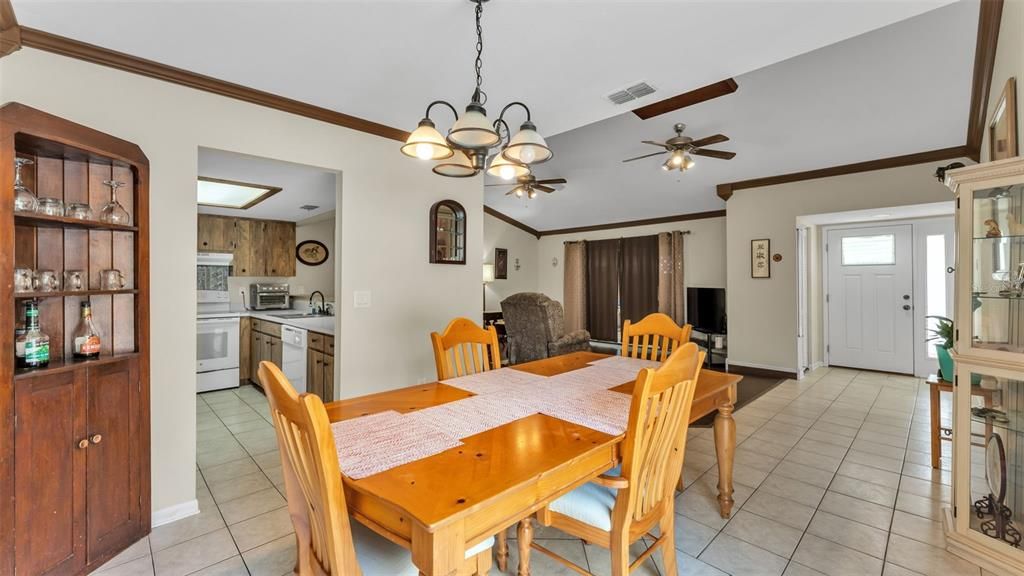 На продажу: $164,900 (3 спален, 2 ванн, 1506 Квадратных фут)