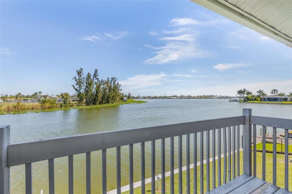 For Sale: $215,000 (2 beds, 2 baths, 1154 Square Feet)