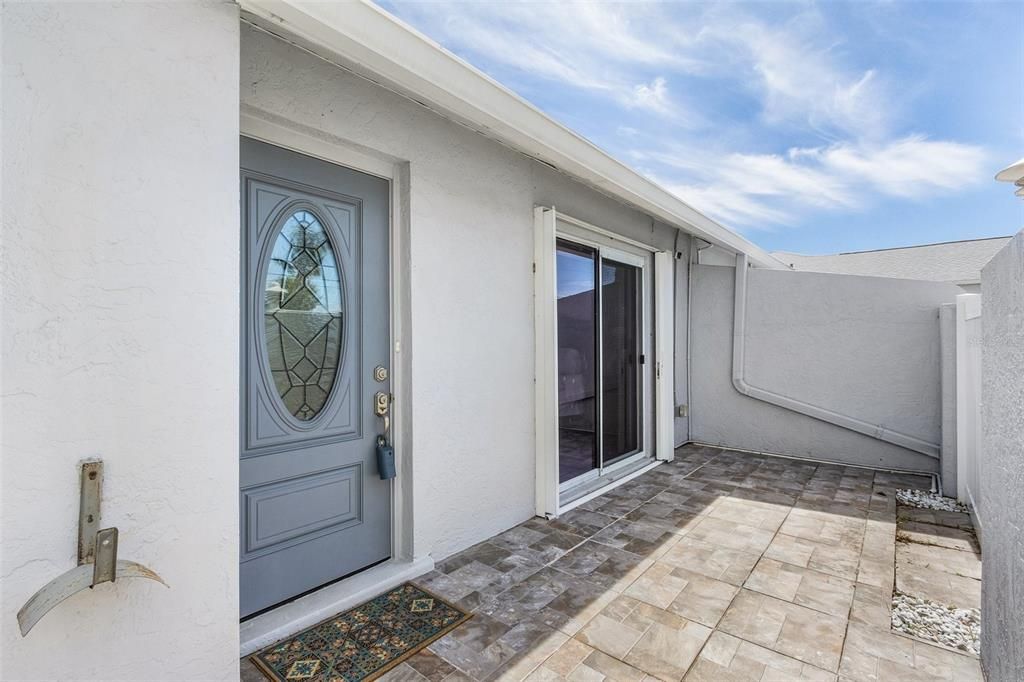 For Sale: $215,000 (2 beds, 2 baths, 1154 Square Feet)