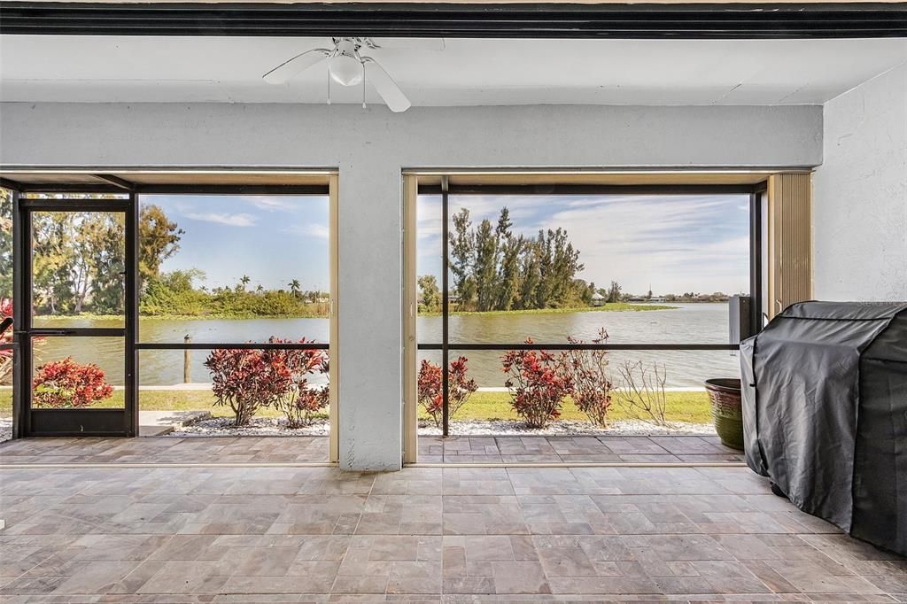 For Sale: $215,000 (2 beds, 2 baths, 1154 Square Feet)