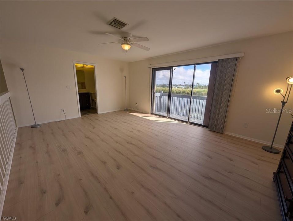 For Sale: $215,000 (2 beds, 2 baths, 1154 Square Feet)