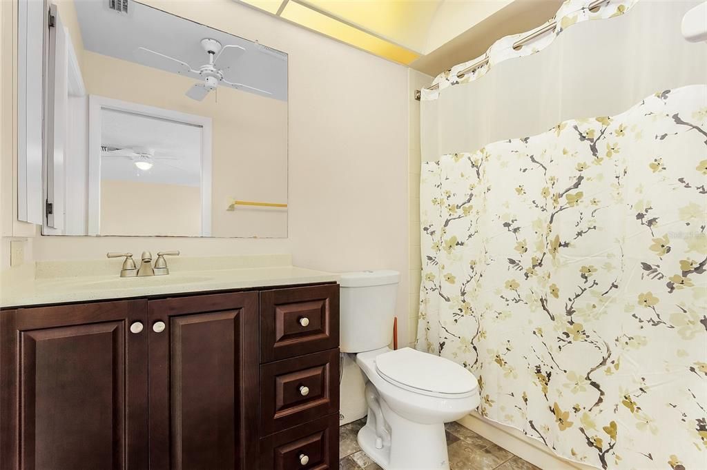 For Sale: $215,000 (2 beds, 2 baths, 1154 Square Feet)