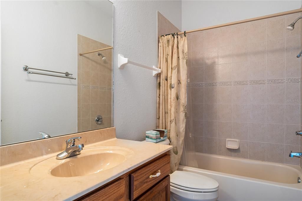 For Sale: $325,000 (3 beds, 2 baths, 1872 Square Feet)