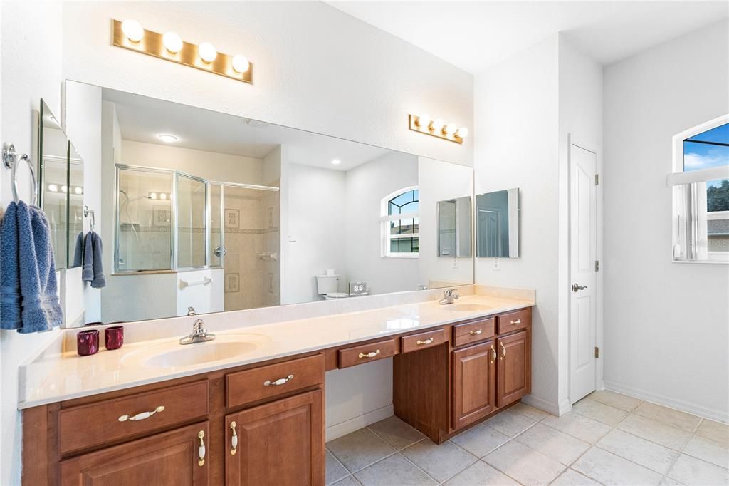 For Sale: $325,000 (3 beds, 2 baths, 1872 Square Feet)