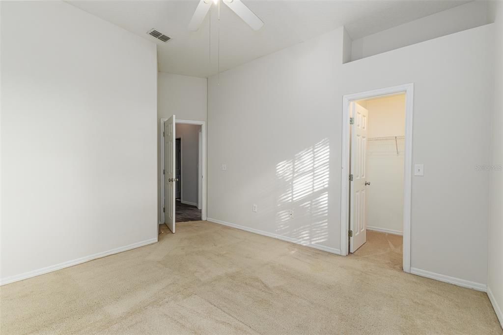 For Sale: $489,900 (4 beds, 2 baths, 2240 Square Feet)