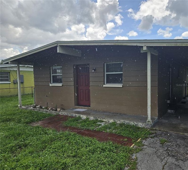 Recently Rented: $1,575 (2 beds, 1 baths, 816 Square Feet)