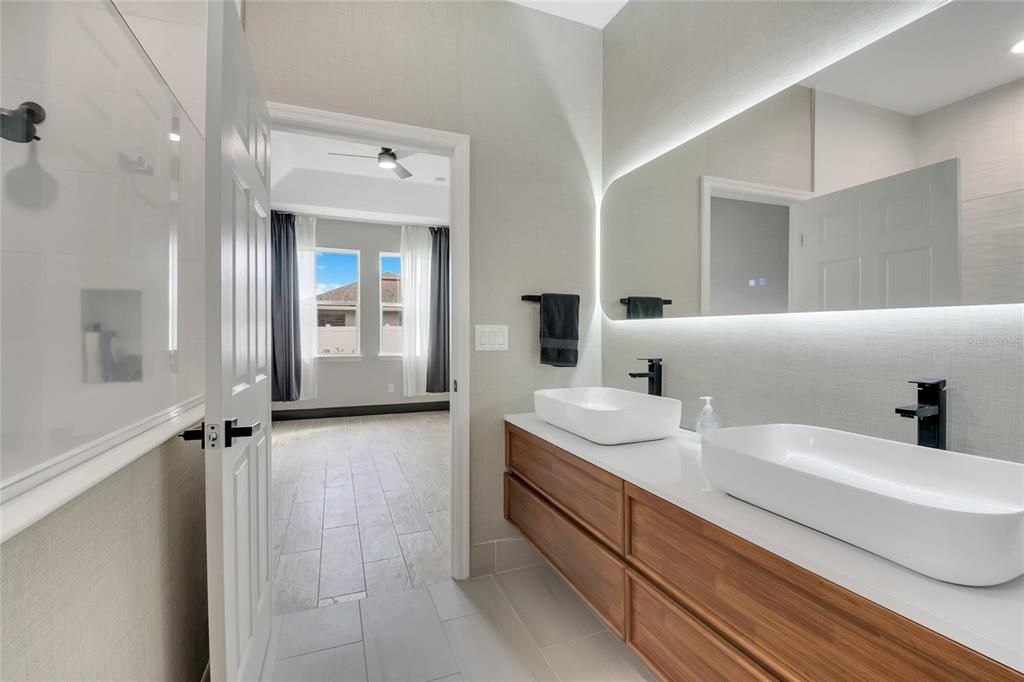 For Rent: $3,200 (3 beds, 2 baths, 2146 Square Feet)