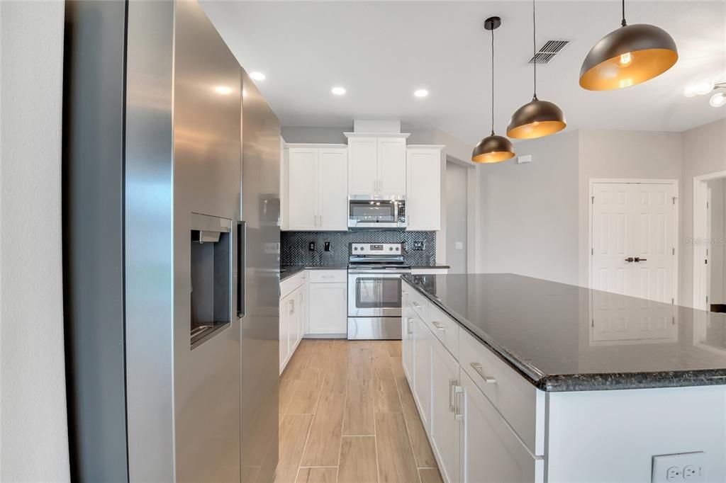 For Rent: $3,200 (3 beds, 2 baths, 2146 Square Feet)