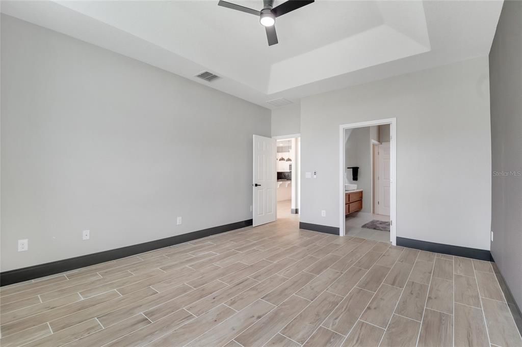 For Rent: $3,200 (3 beds, 2 baths, 2146 Square Feet)