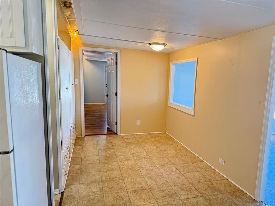 For Sale: $110,000 (2 beds, 2 baths, 1181 Square Feet)