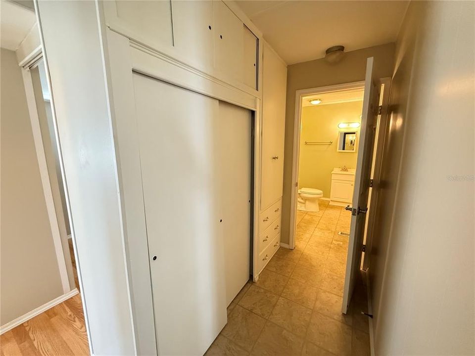 For Sale: $110,000 (2 beds, 2 baths, 1181 Square Feet)