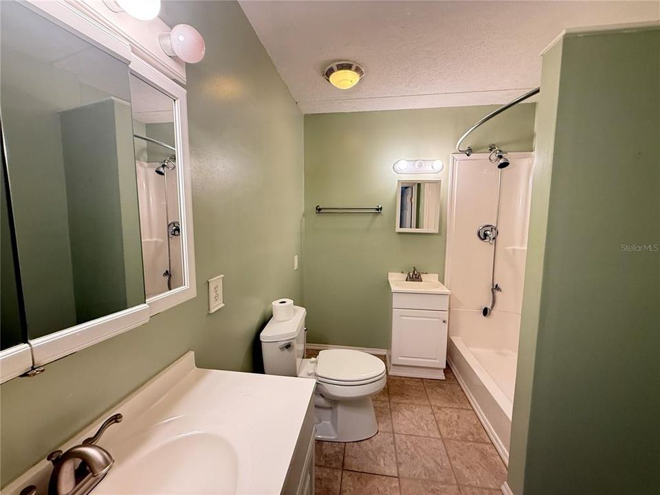 For Sale: $110,000 (2 beds, 2 baths, 1181 Square Feet)