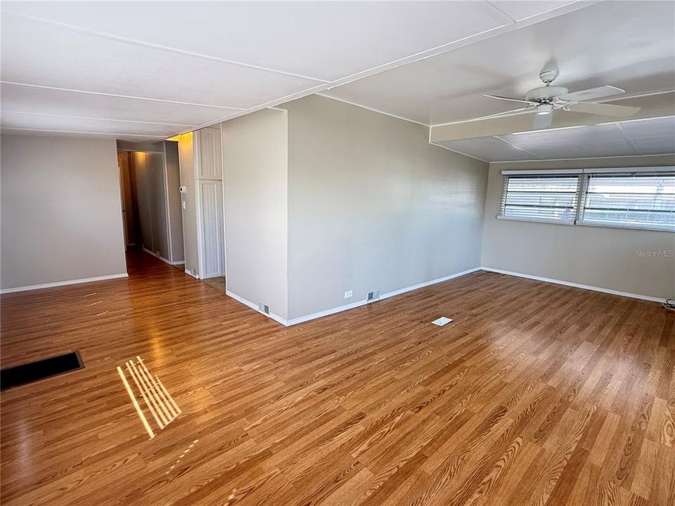For Sale: $110,000 (2 beds, 2 baths, 1181 Square Feet)
